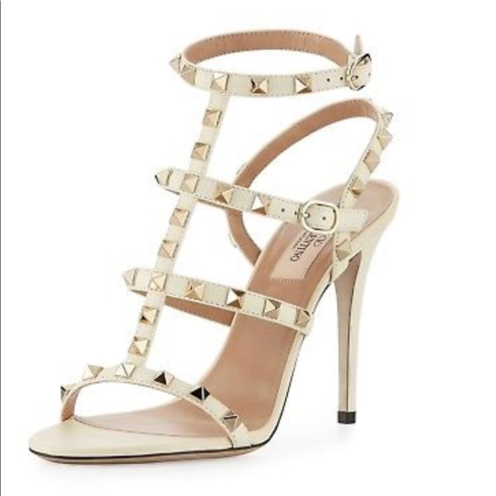 Valentino Garavani ivory caged heels! Size 39